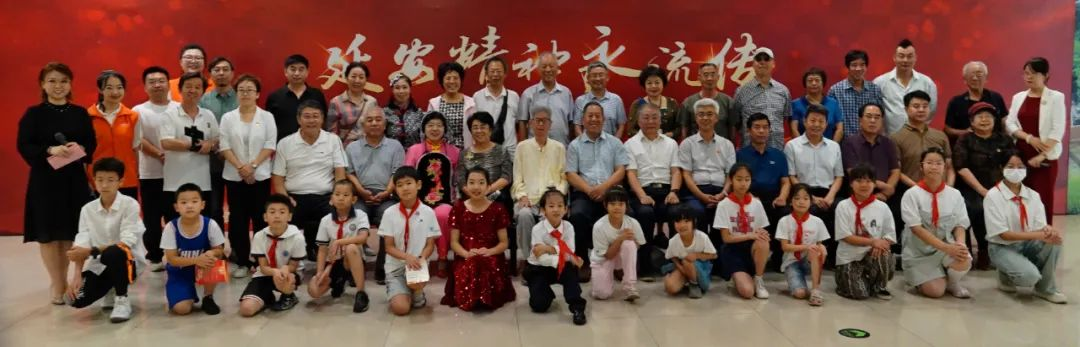 延安精神永流传” 暨庆祝中华人民共和国成立75周年系列活动（第二站）弘扬延安精神授牌仪式在新世界广场举行