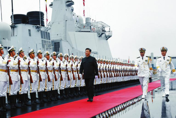 习近平出席庆祝人民海军成立70周年海上阅兵活动
