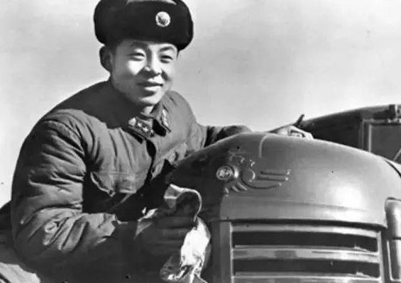 今天，谁是雷锋？