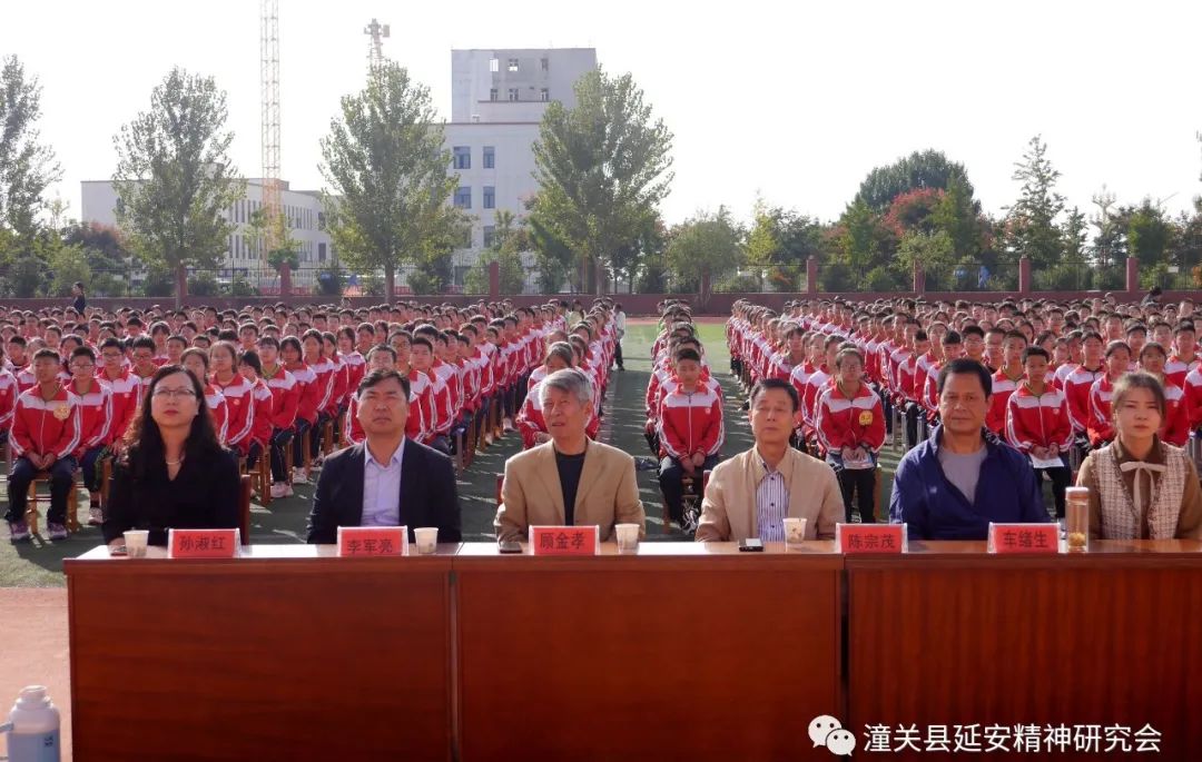 崇尚英雄 发奋读书 立志报国