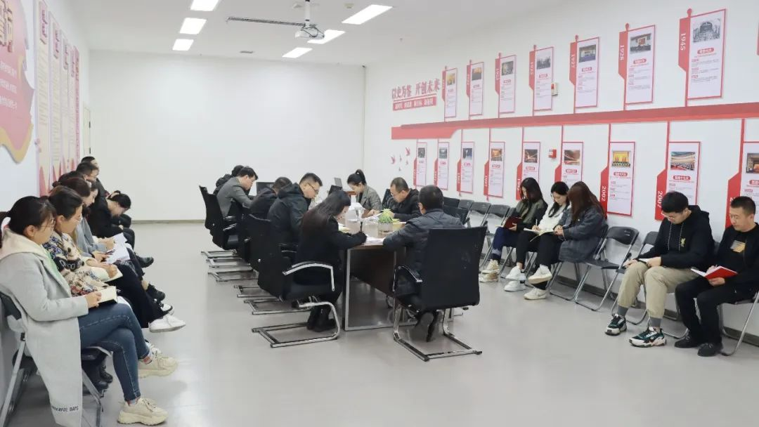 延安山丹丹红色文化培训传达学习《在全市弘扬延安精神示范基地创建工作座谈会上的讲话》文件精神