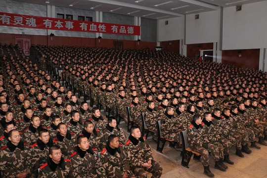 延安精神宣讲团进部队送“精神食粮” 宣讲十九大精神和延安精神